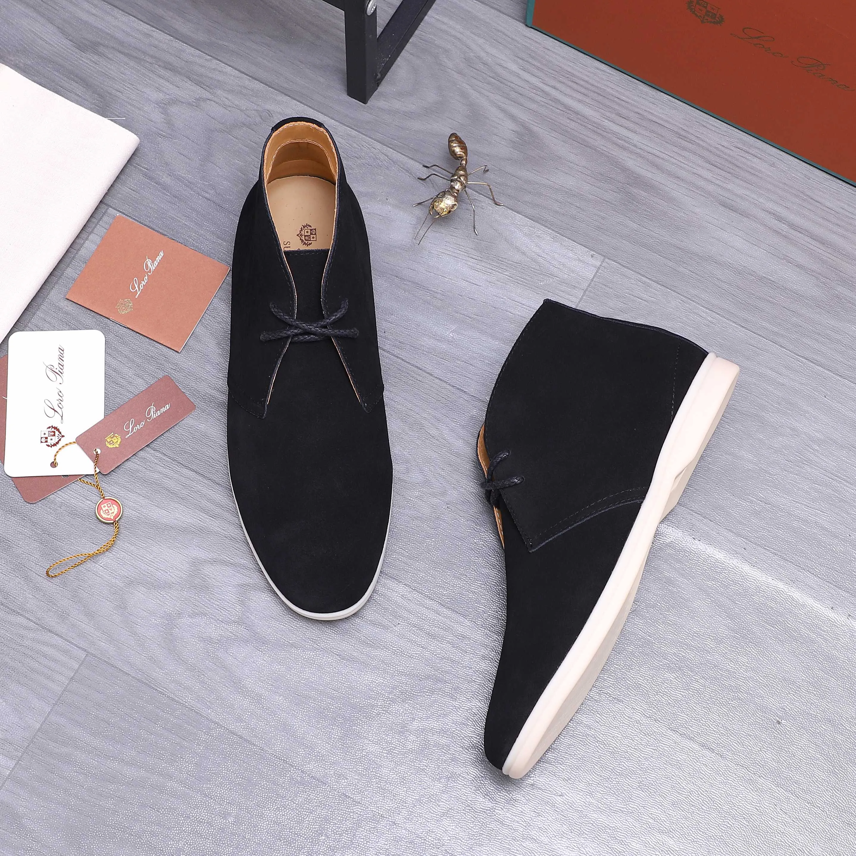 Men's shoes 💰442 Product trademark: Loro Men's shoes 💰iana "nuoyoupianran" high-top casual shoes Regular size: 38-45 (custom-made 45 non-returnable) Product materials: Selected frosted cowhide upper, cowhide lining, original outsole